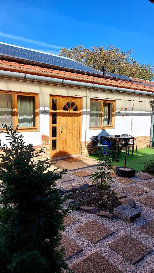 Mandula Apartman Segedín Exteriér fotografie